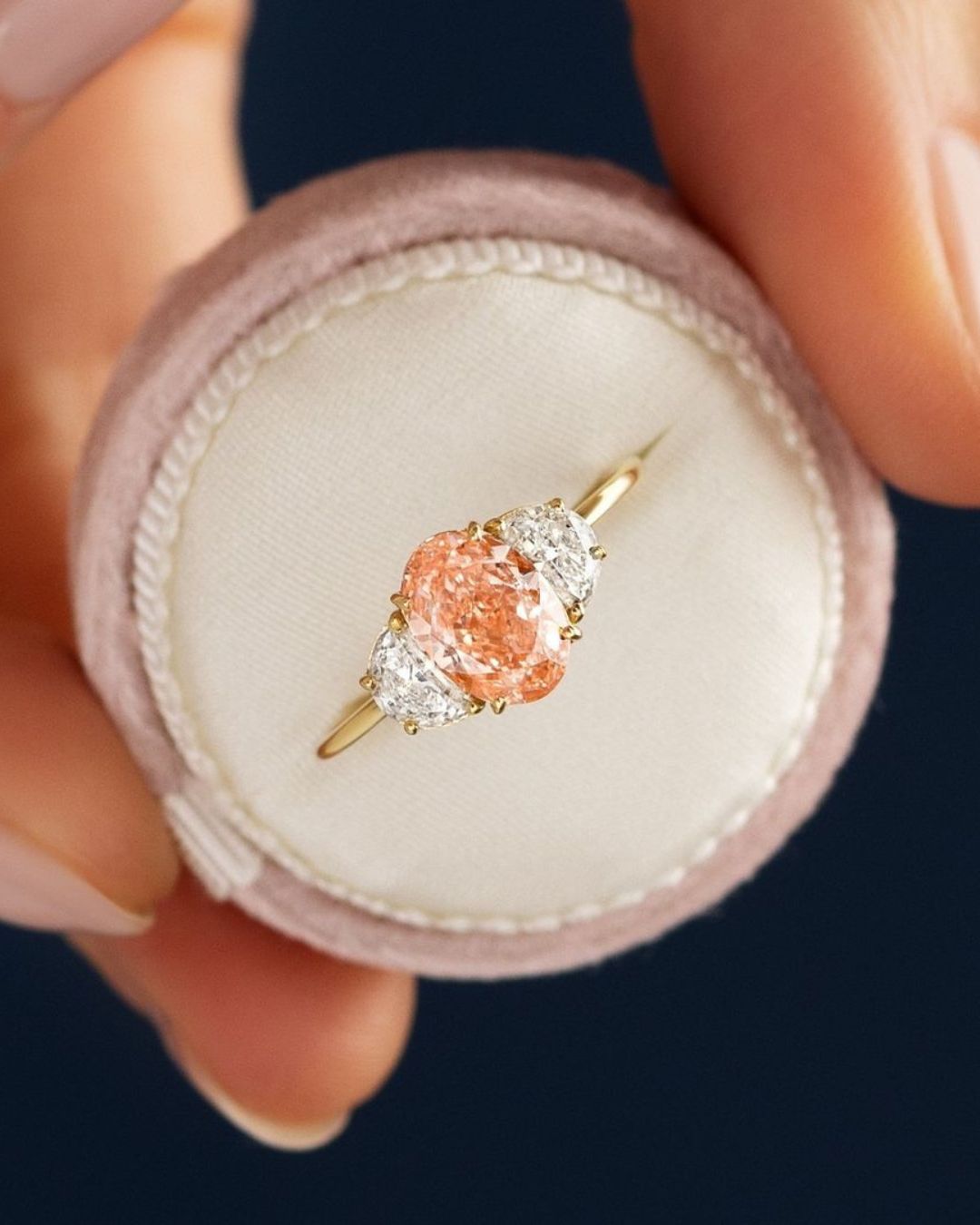Pear-Shaped Engagement Rings