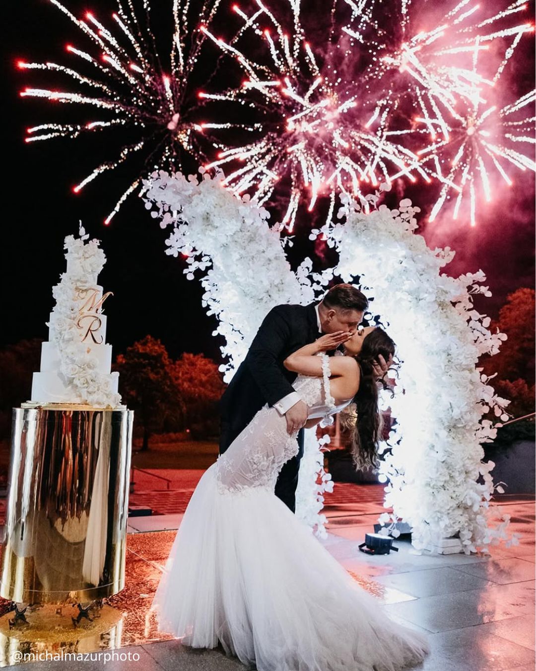 Beautiful Photos With Wedding Fireworks