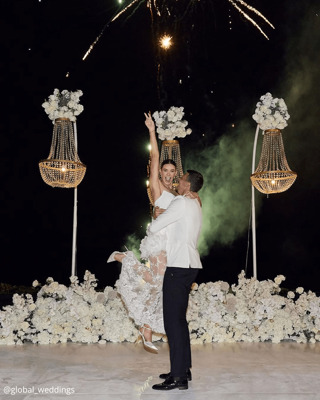 Incredible Night Wedding Photos With Lights
