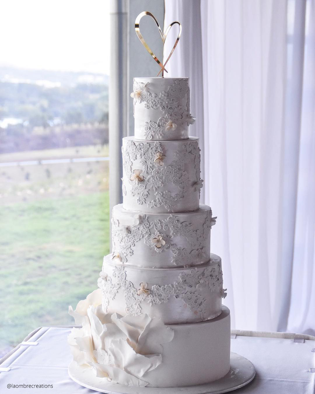 Semi-Naked Wedding Cakes