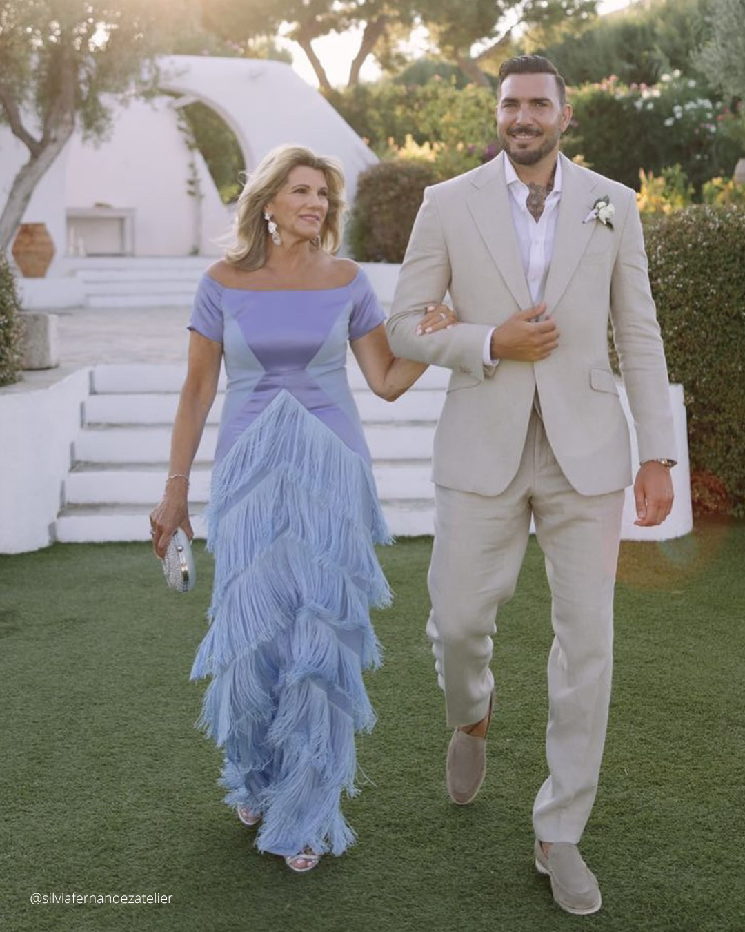 What color should mother of the bride wear?