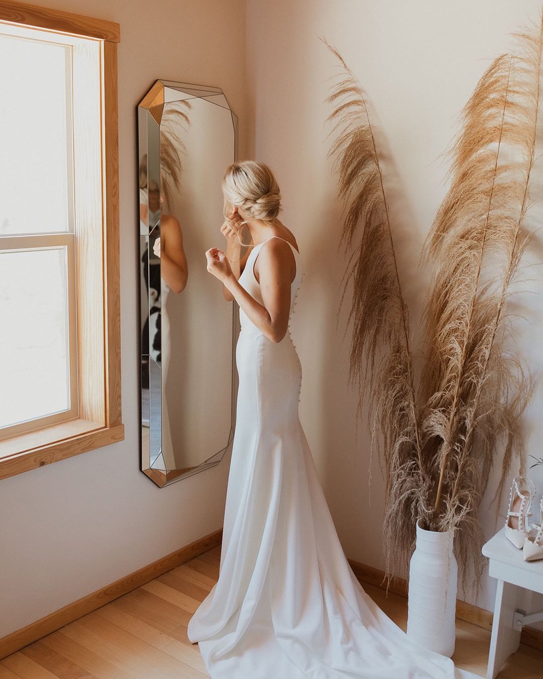 Pre-Wedding Photos With Bridesmaids
