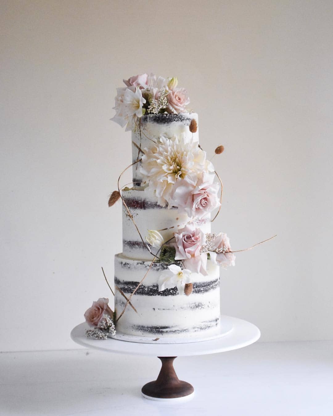 Barefaced Beauty: Naked Wedding Cakes With Flowers