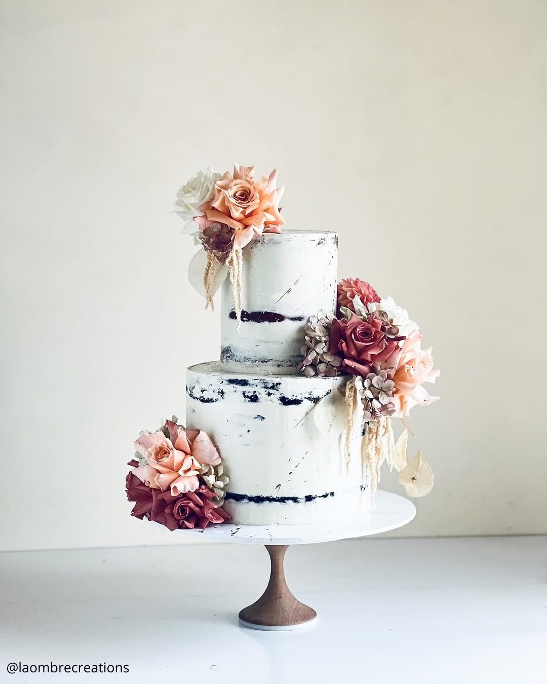 Barefaced Beauty: Naked Wedding Cakes With Flowers