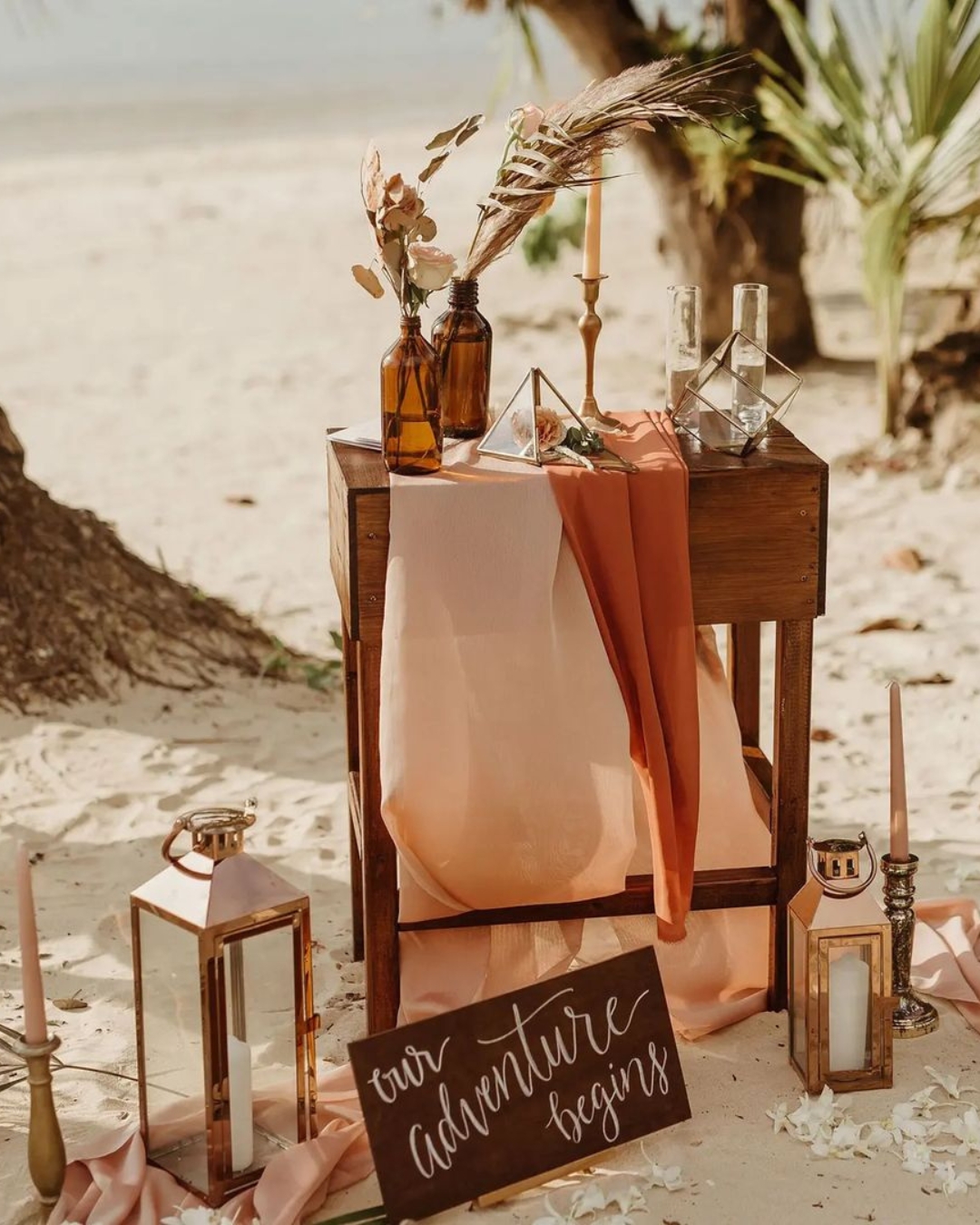 Main features of a small wedding, intimate wedding
