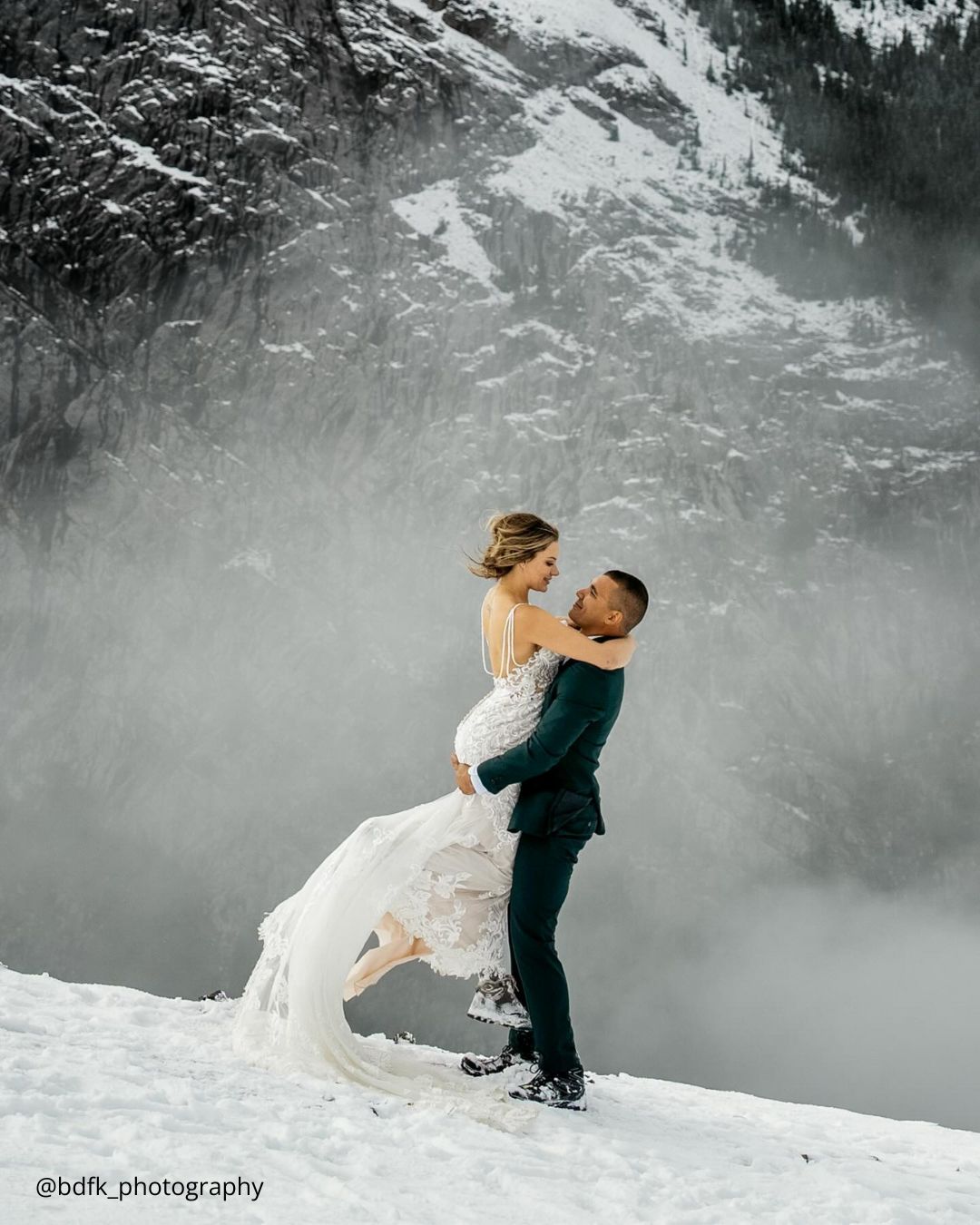 Evening Winter Wedding Photo Ideas