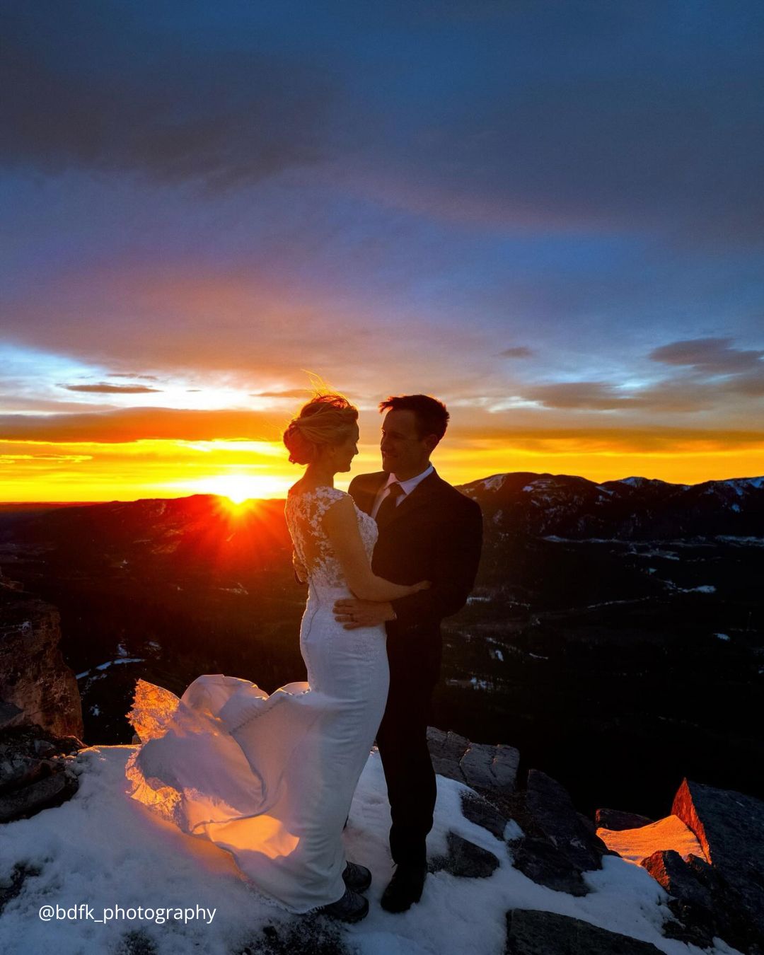 Evening Winter Wedding Photo Ideas