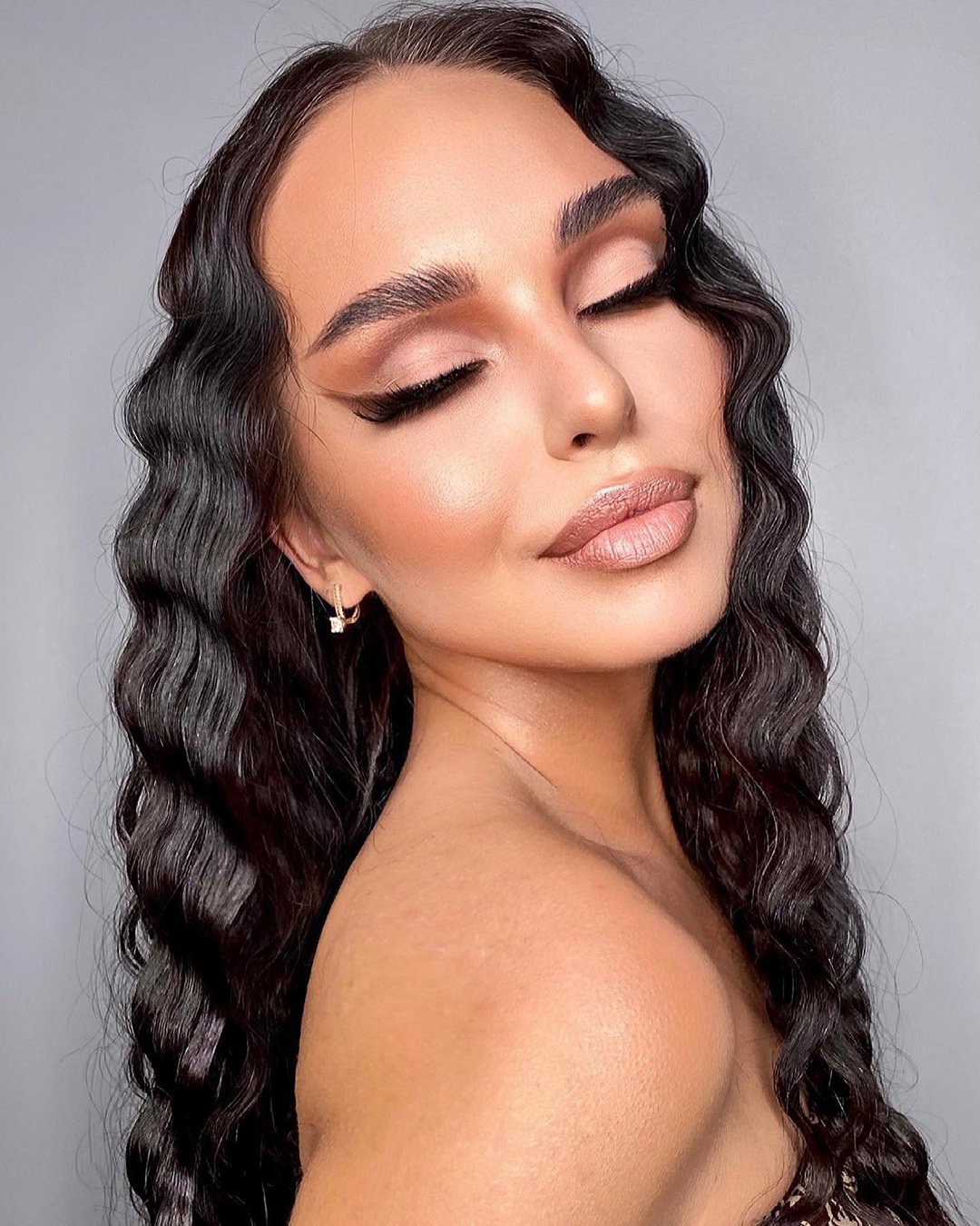 Gold Bridesmaid Makeup