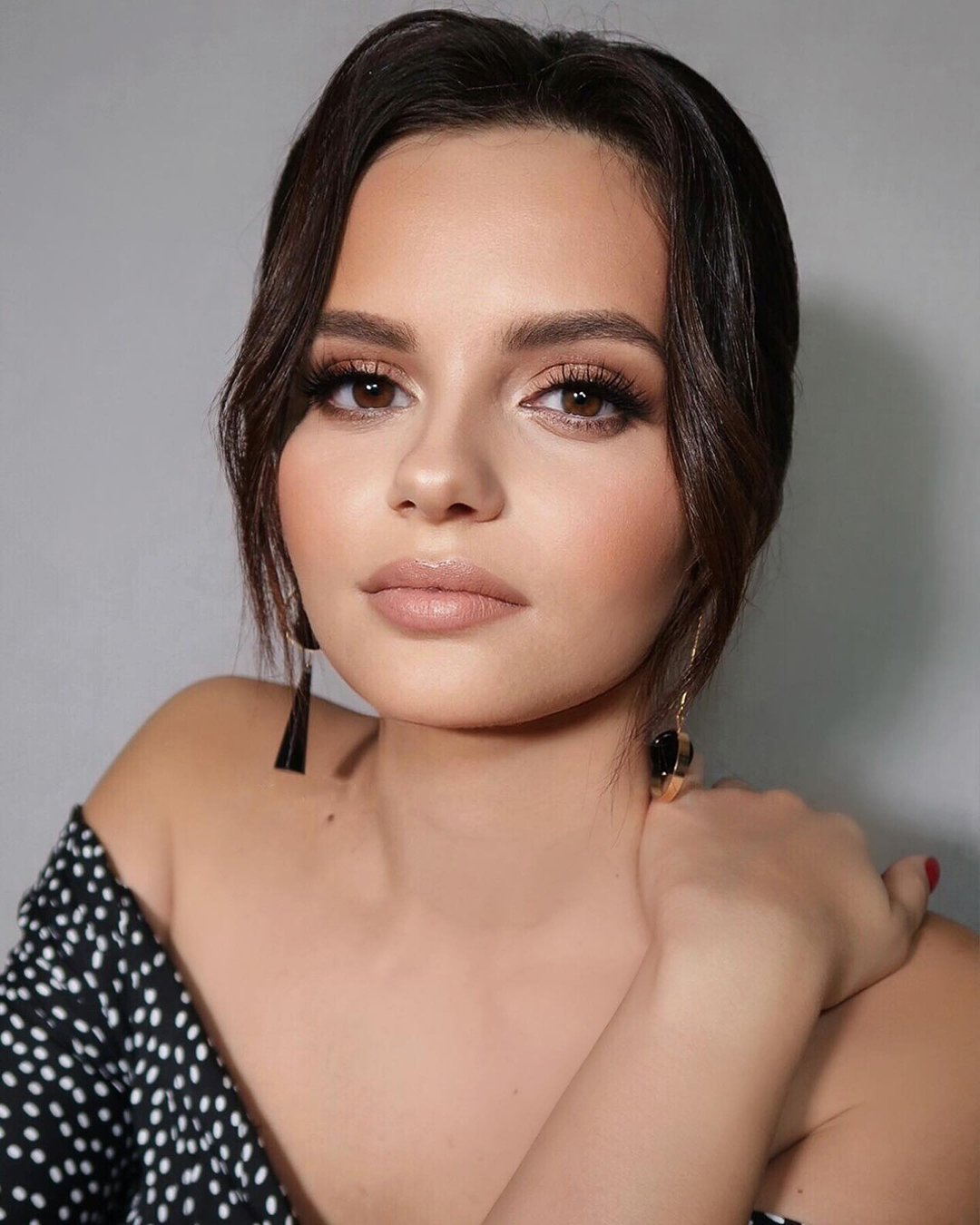 Gold Bridesmaid Makeup