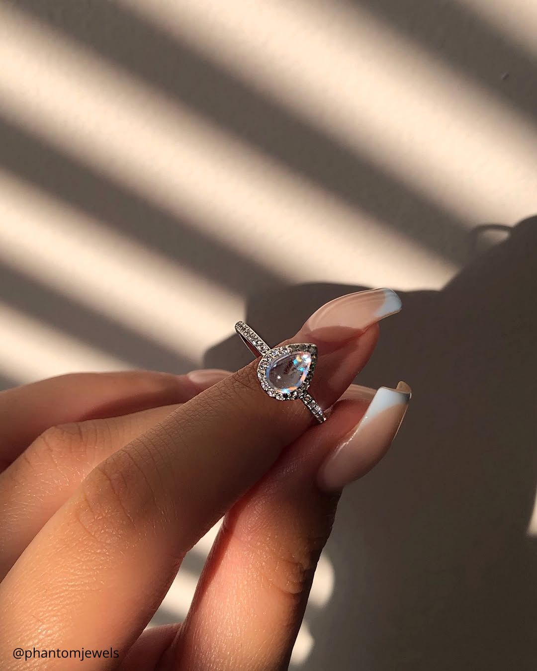 Solitaire Gold Engagement Rings