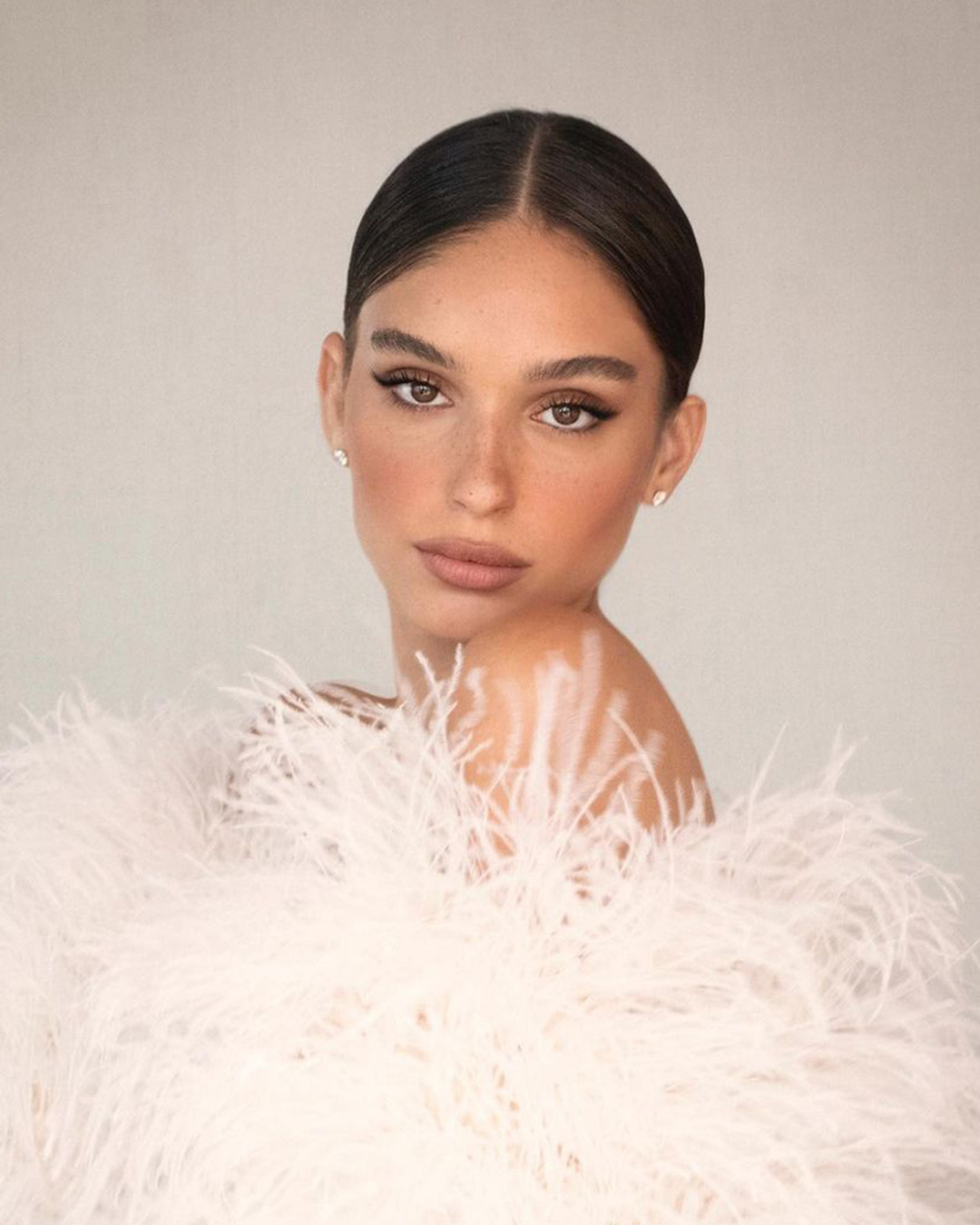 Beautiful Makeup For Brides With Long Lashes