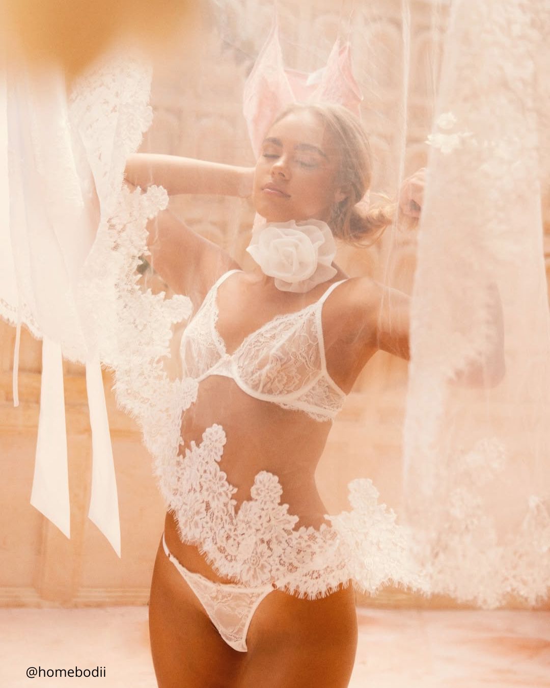 Husbands Sexy Wedding Dress Pictures