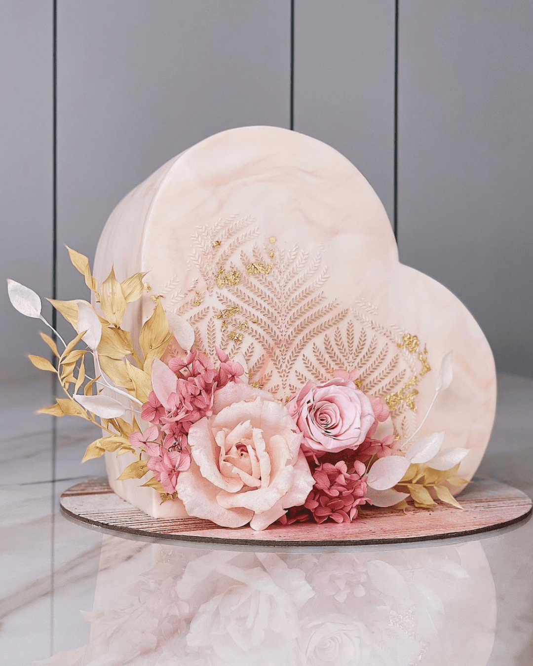Unususal Heart Wedding Cakes