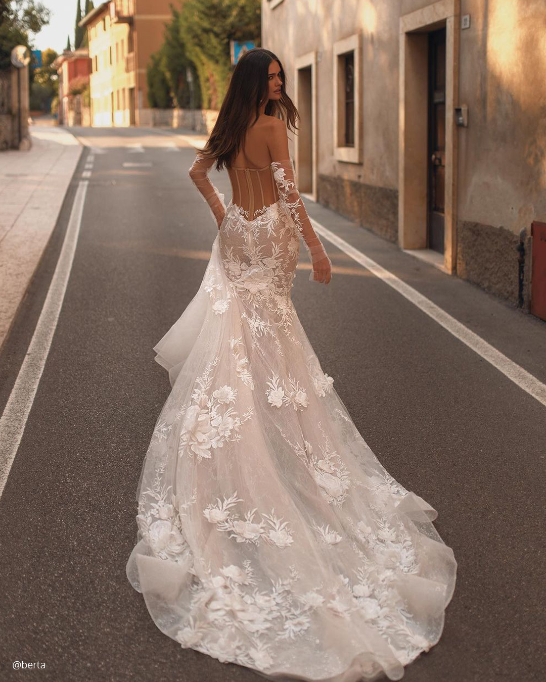 Sexy Backless Wedding Dresses