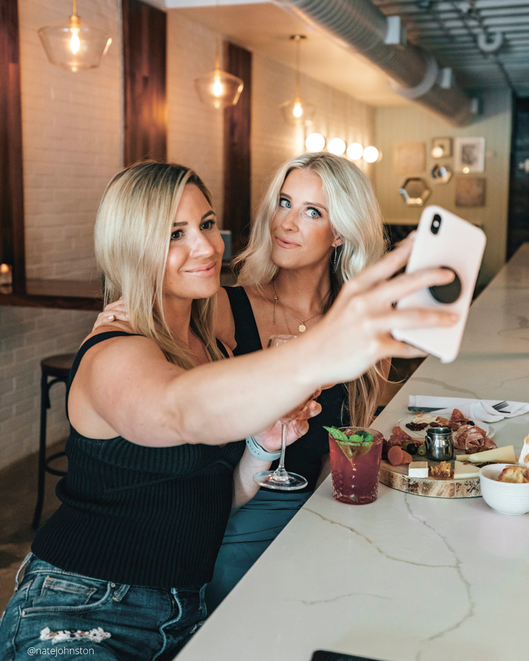 What are some bridal shower game prize ideas?