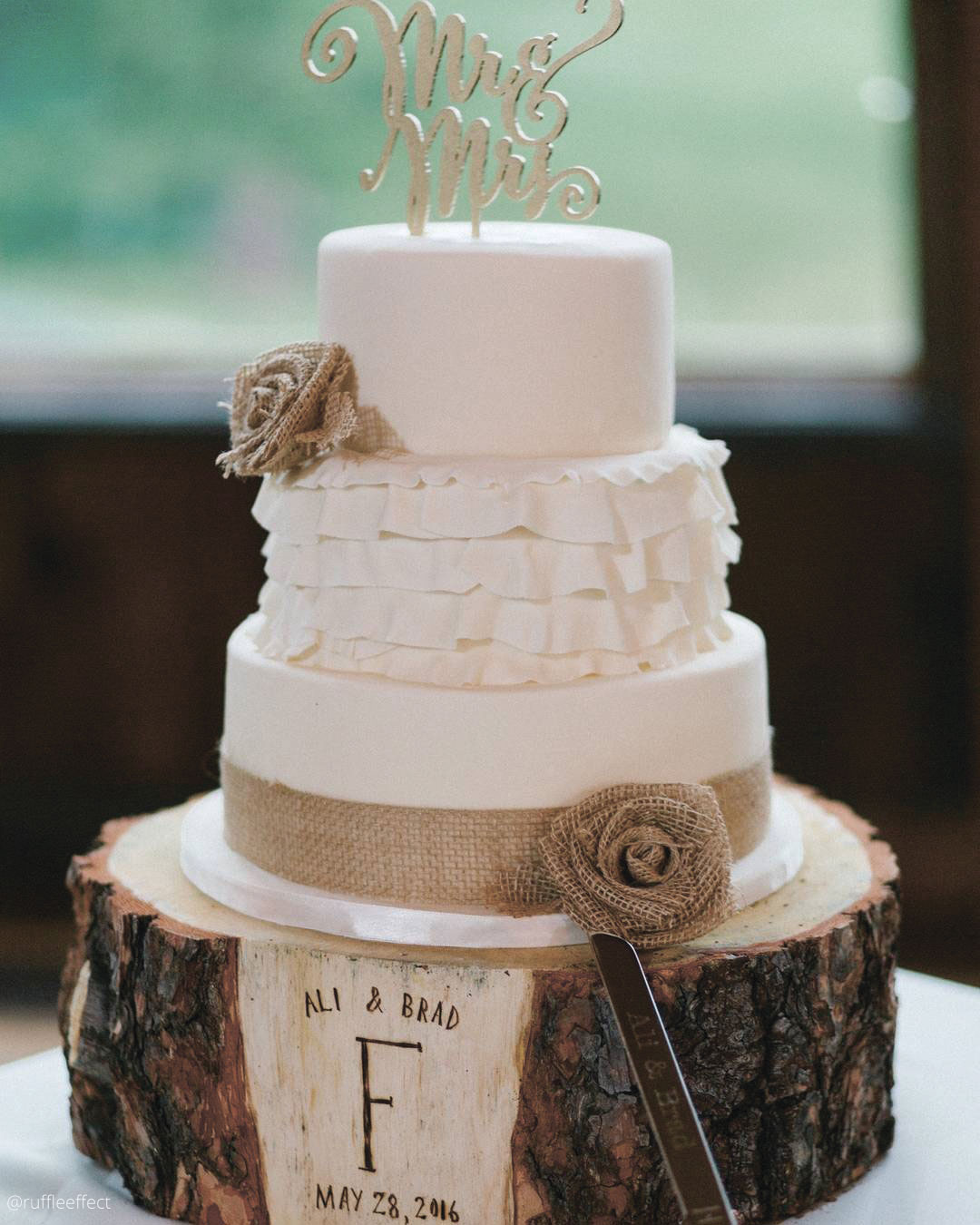 Wooden Slice – Budget Rustic Wedding Ideas