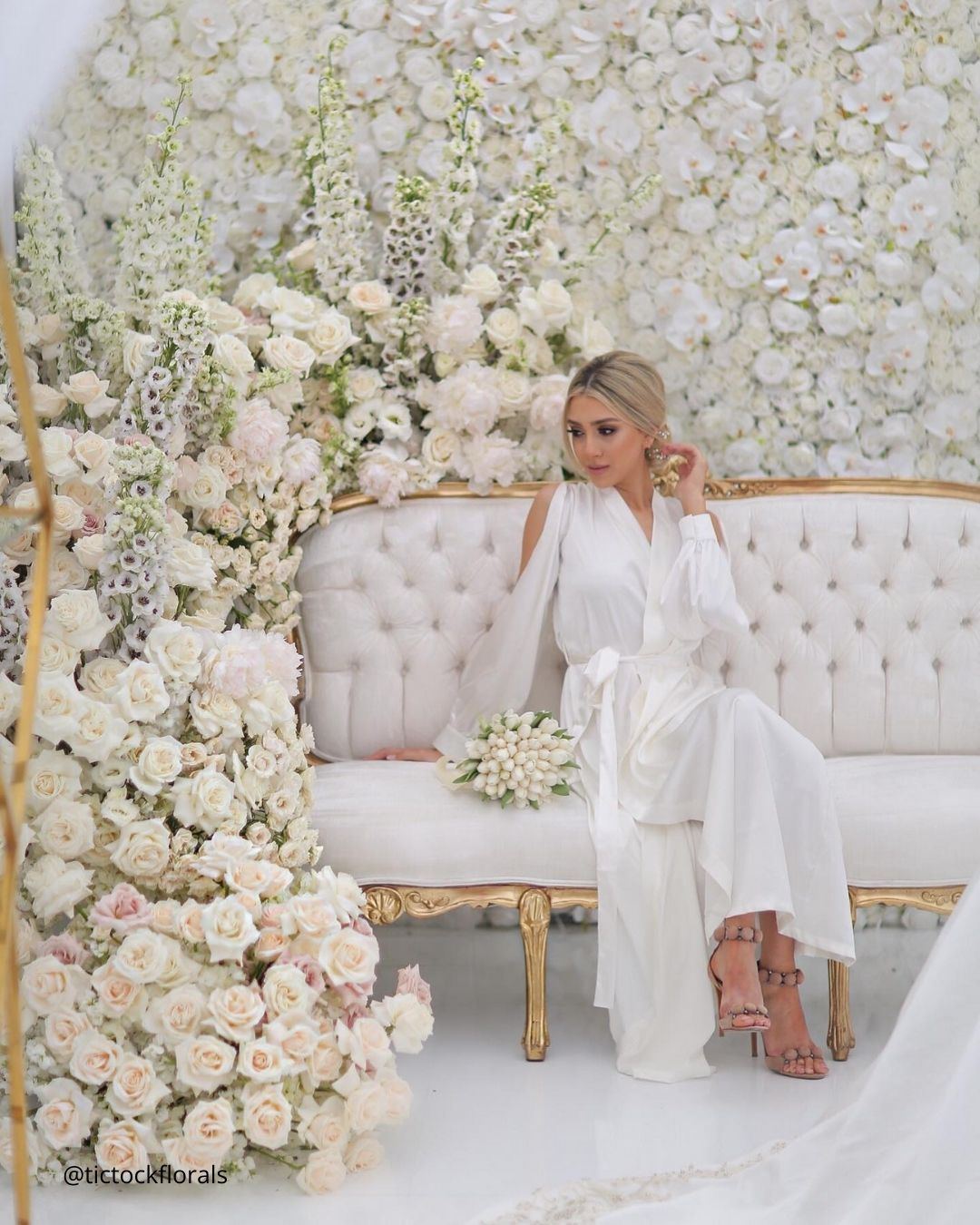 Modern All-White Wedding Decor