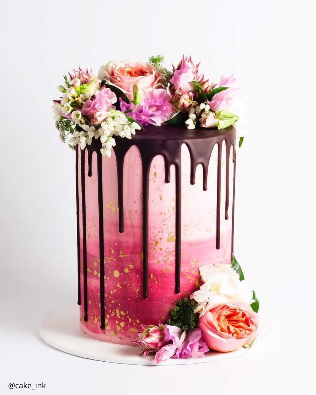 Impressive Bright Wedding Cakes