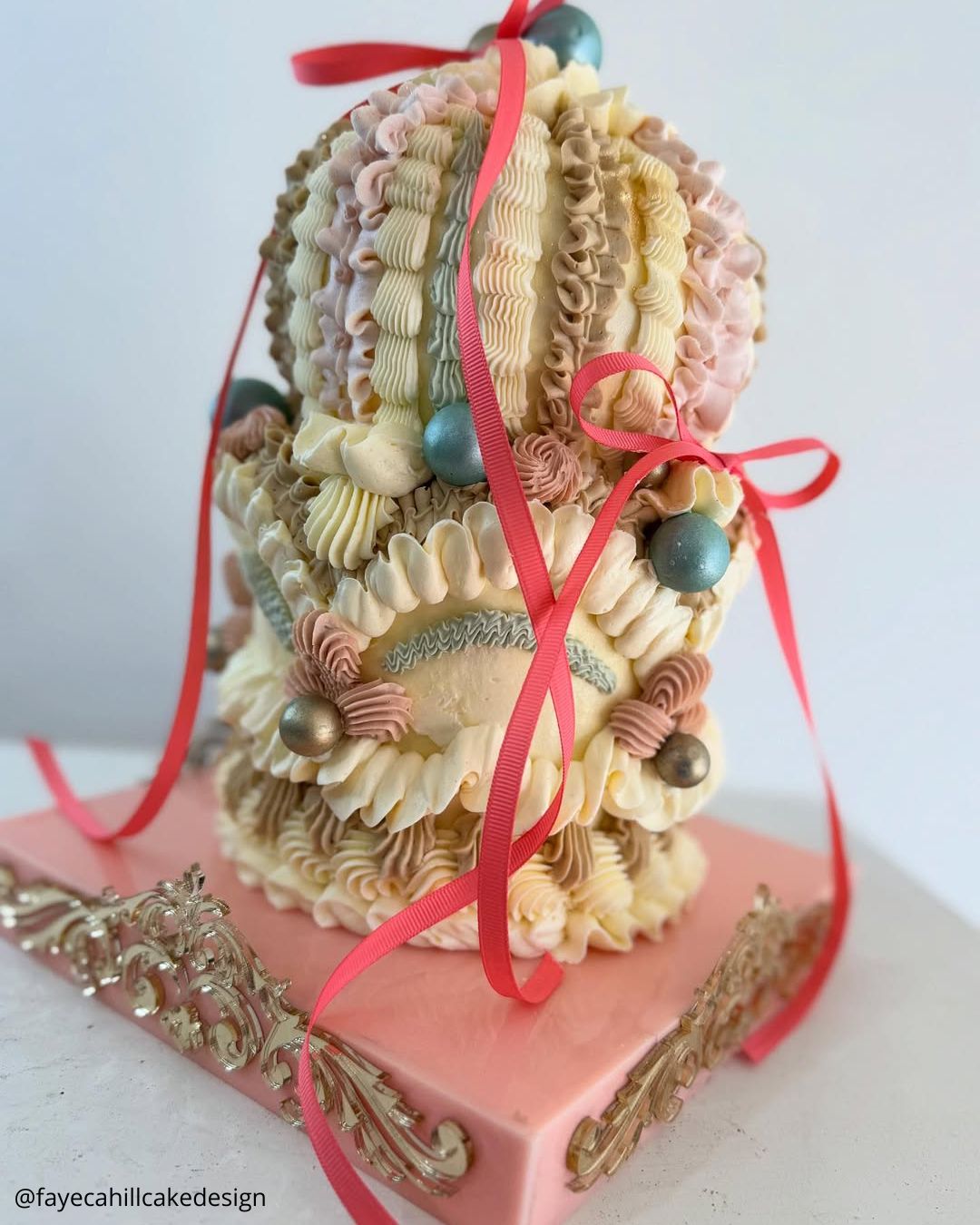 Impressive Bright Wedding Cakes