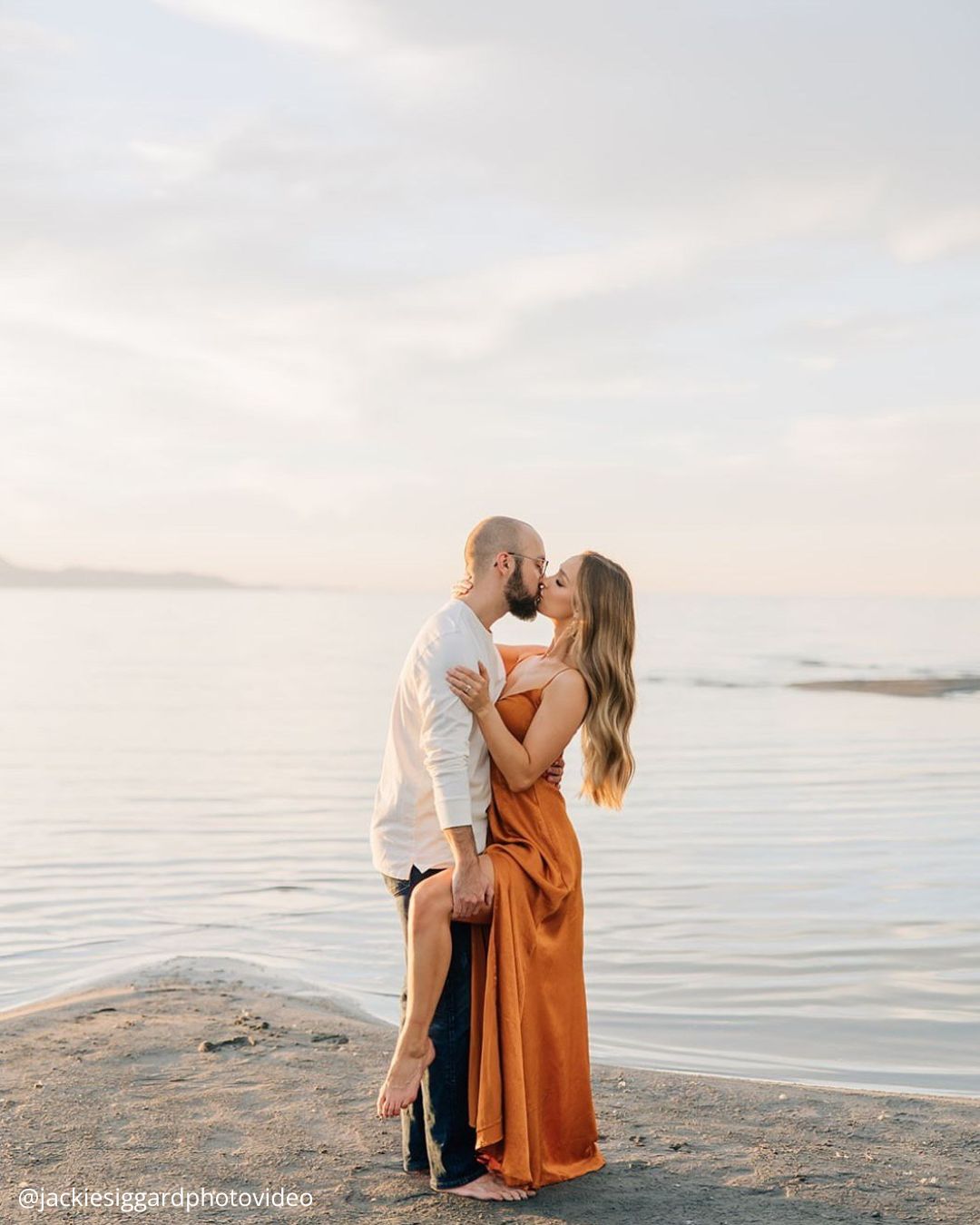 Classic Engagement Photo Poses