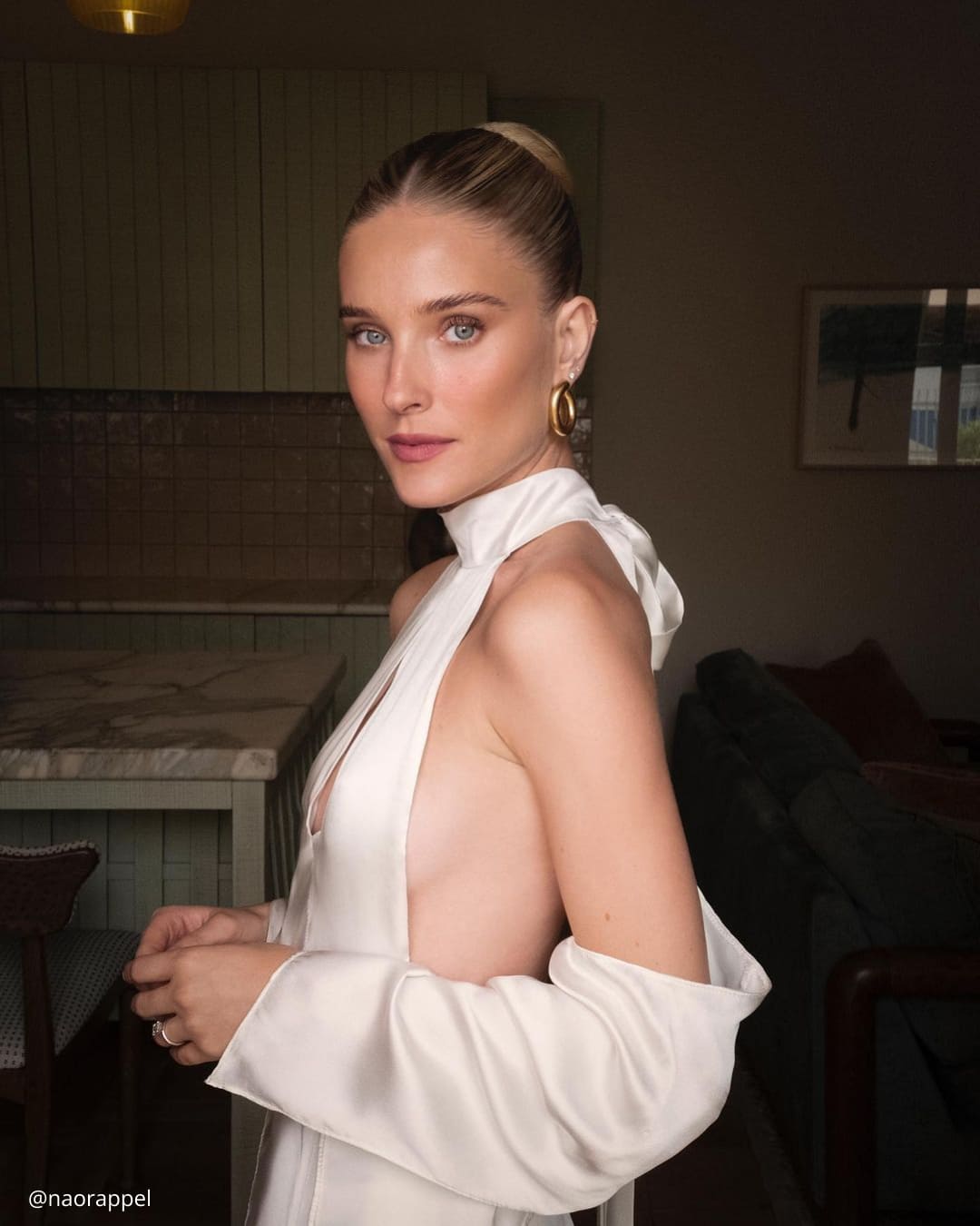 Swept Back Hairstyles For Glam Brides