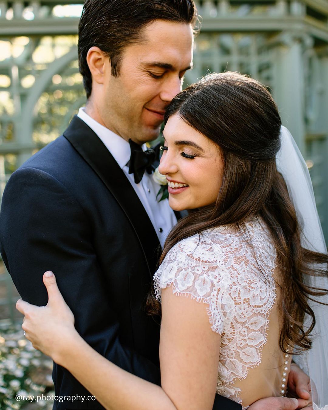 Romantic Photos of the Groom and Bride