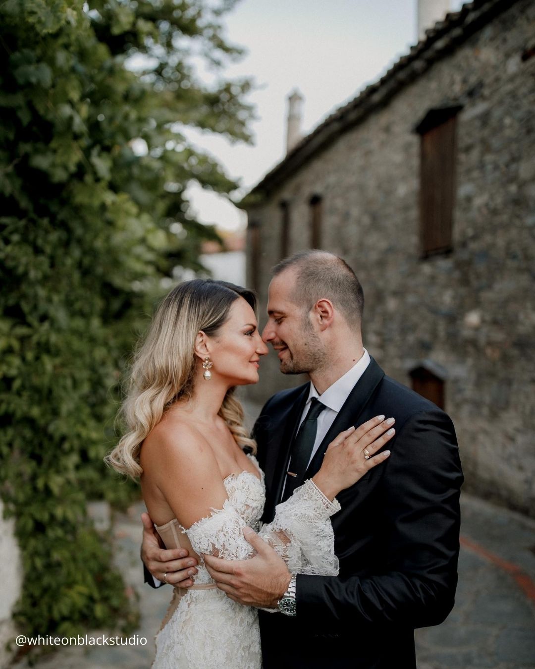 Capturing Huge Wedding Couple Moments