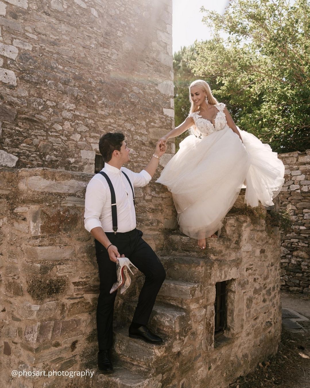 Capturing Huge Wedding Couple Moments