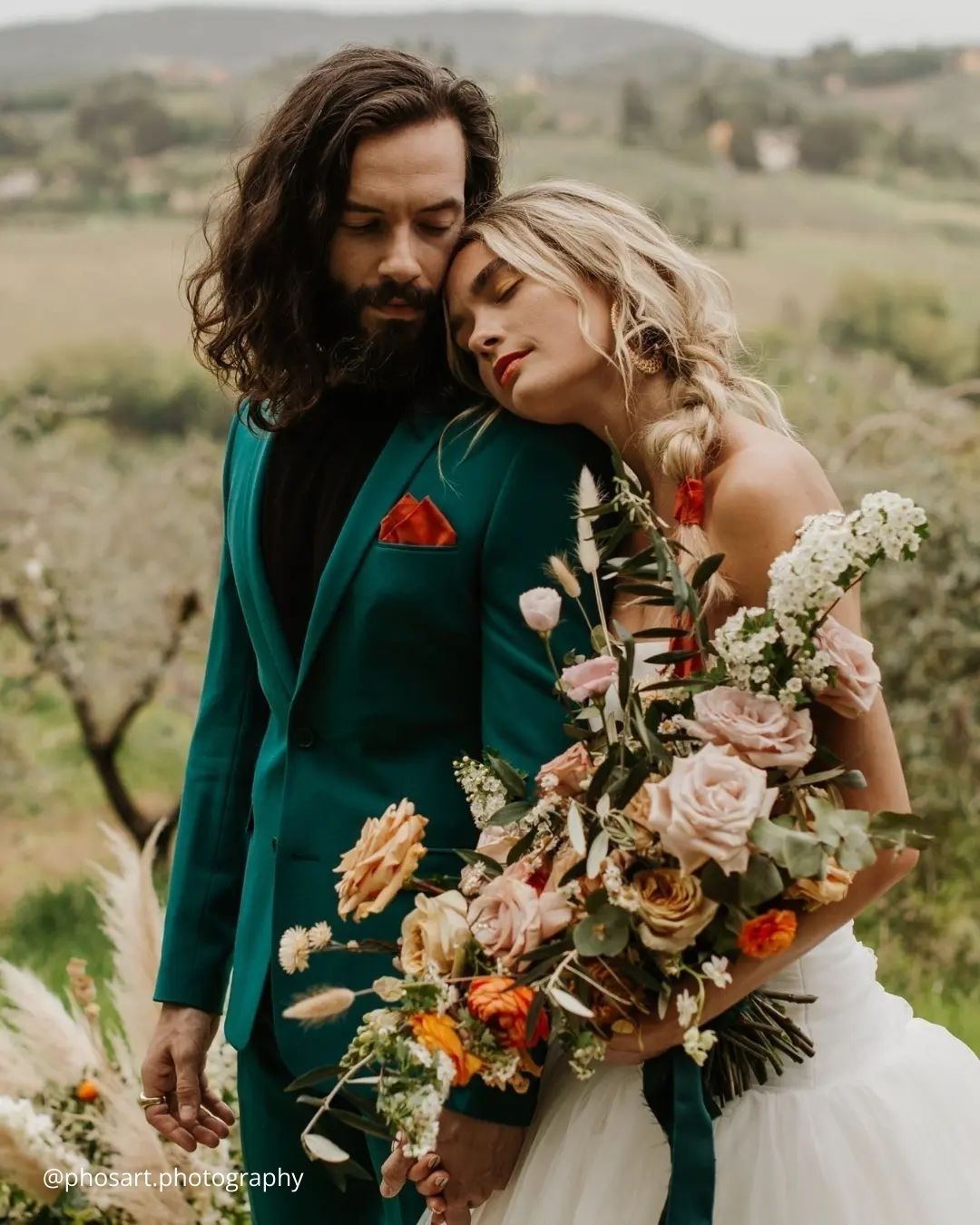Capturing Huge Wedding Couple Moments