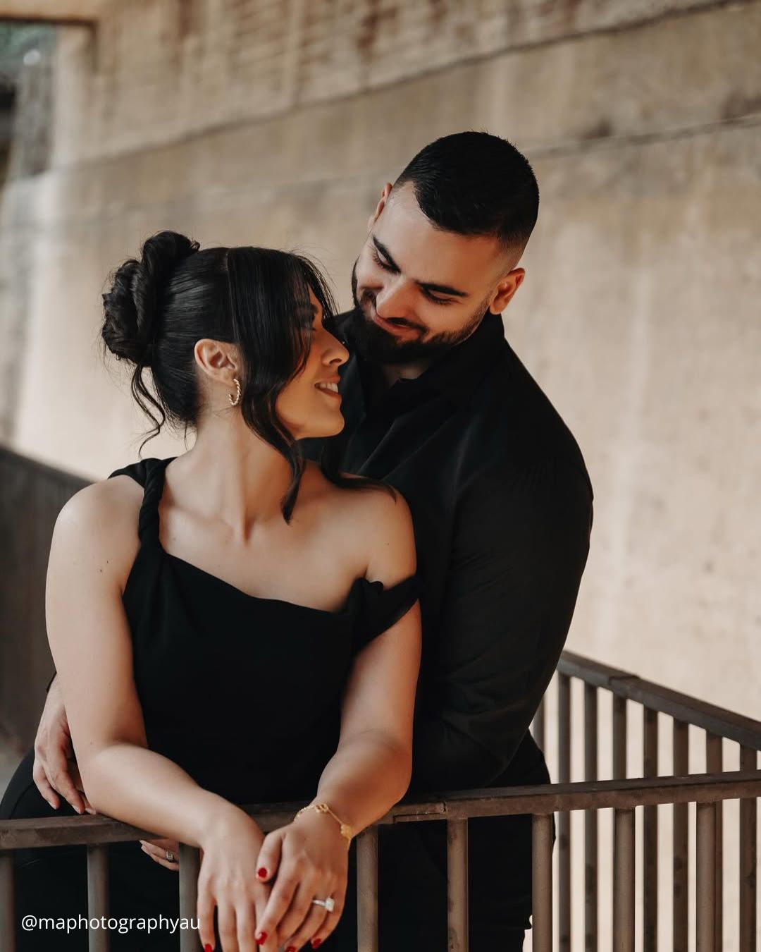 Honeymoon Photo Ideas In Hotel