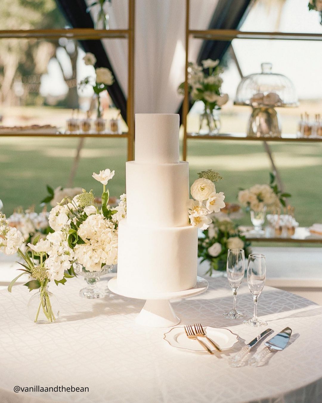 Elegant Summer Wedding Cake