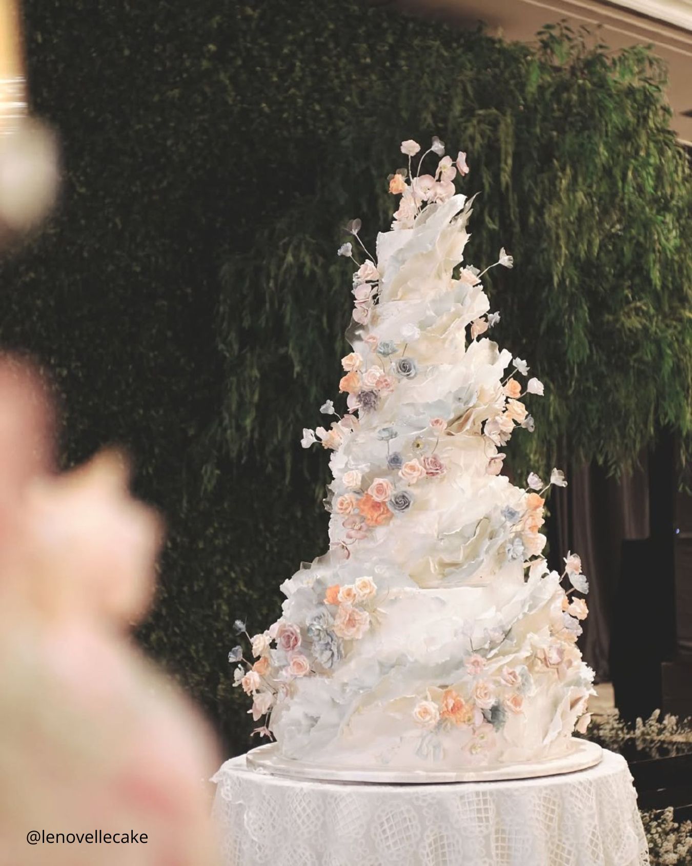 One Tiered Simple Summer Wedding Cakes