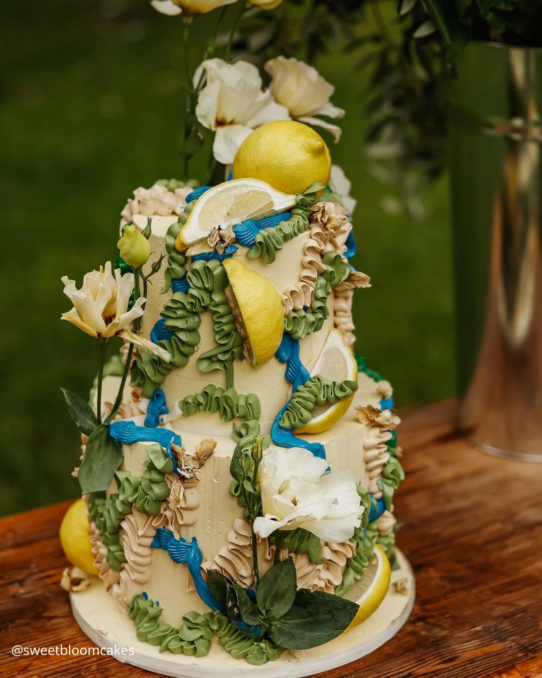 Wedding Cakes With Greens