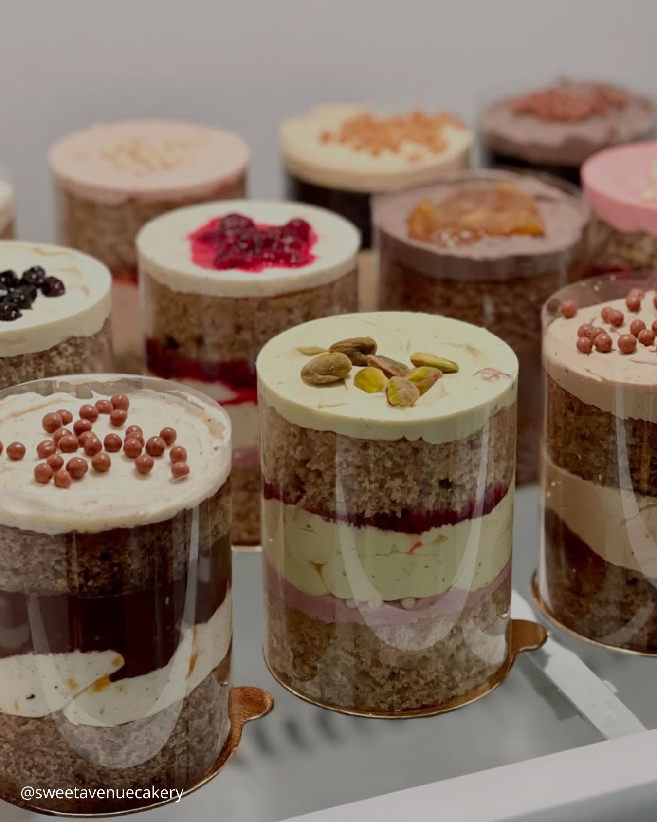 How do you keep a wedding cake cool in the summer?
