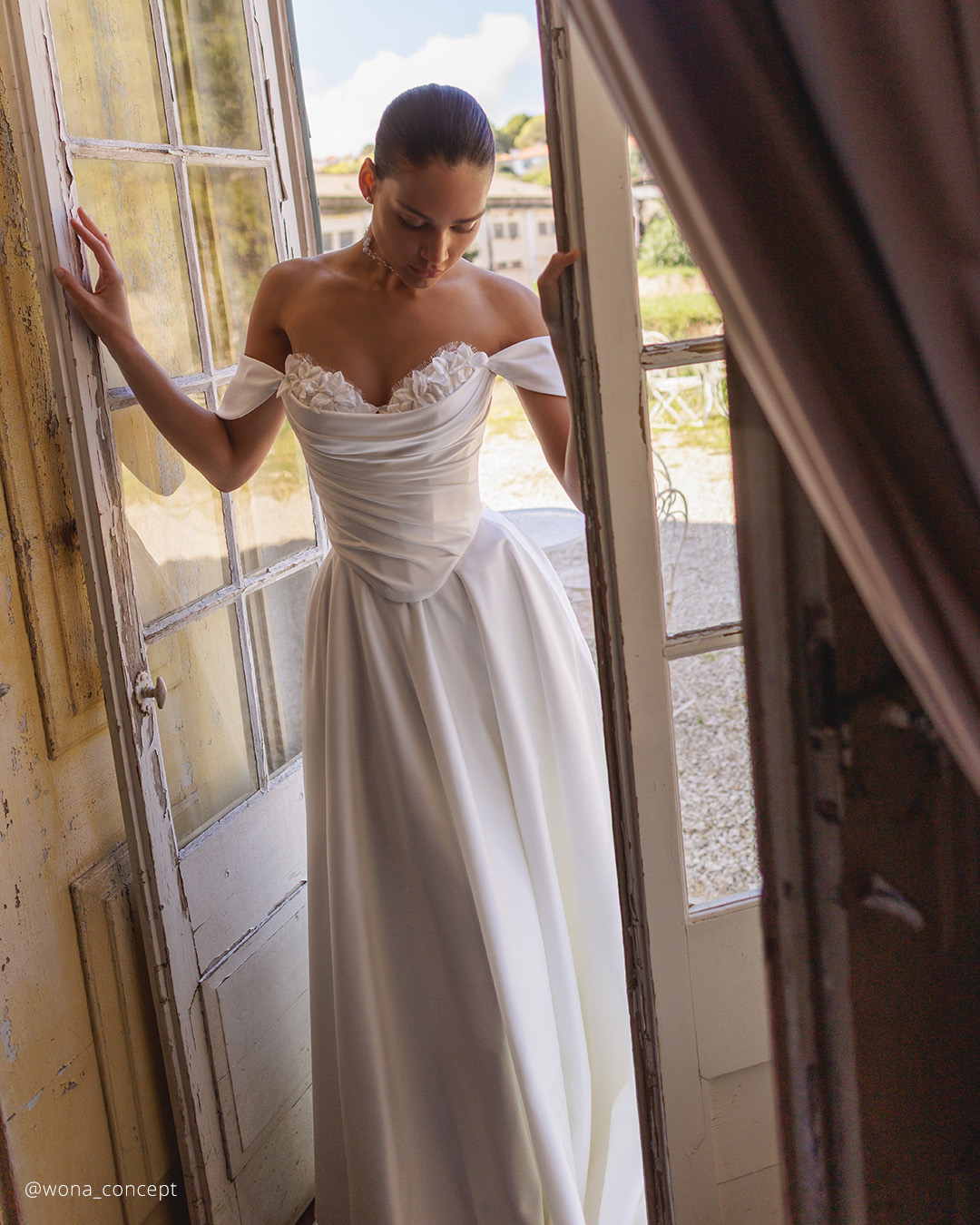 Simple Off The Shoulder Wedding Dresses