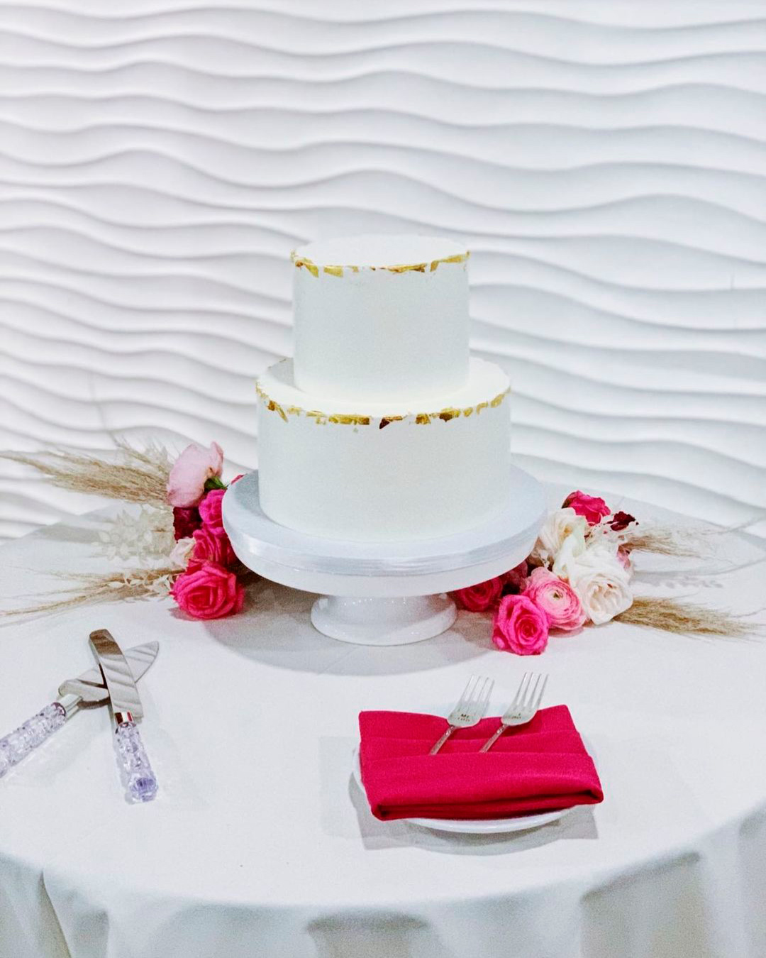 Red And White Wedding Aisle Decorations