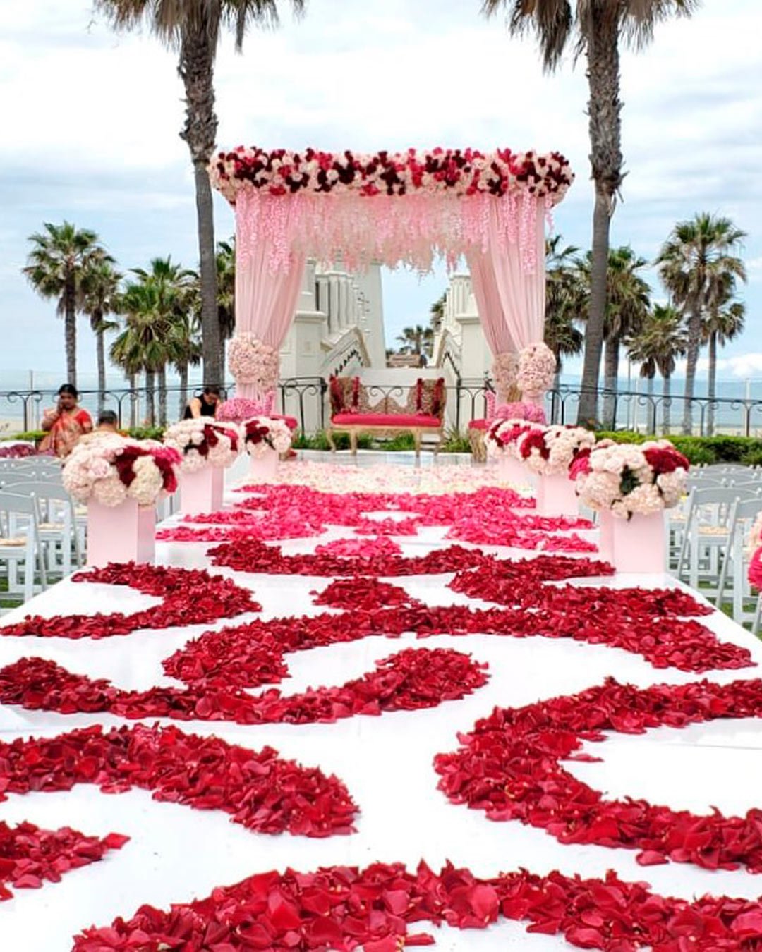 Red And White Wedding Reception Ideas