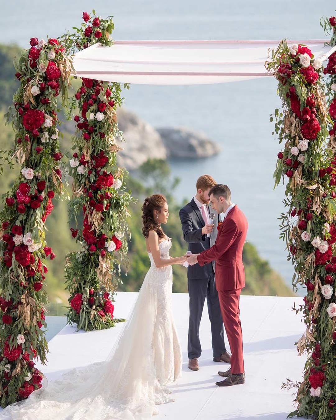 Red And White Wedding Reception Ideas