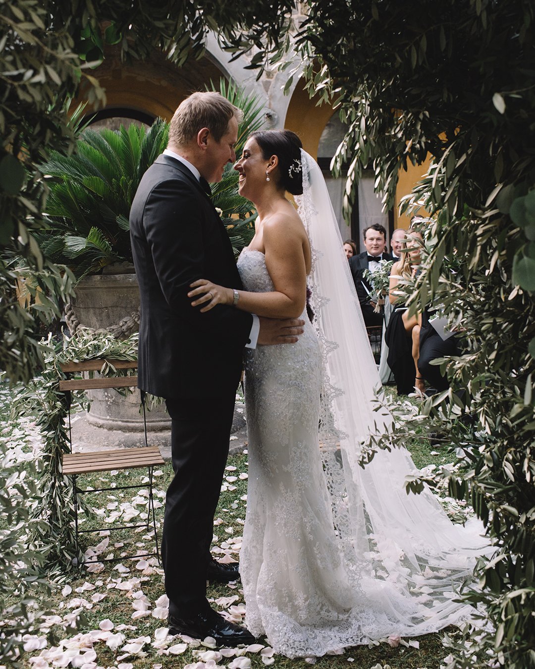 romantic real wedding in florence romantic embrace