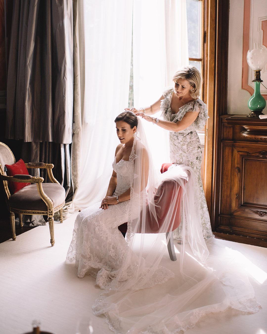 romantic real wedding in florence putting veil