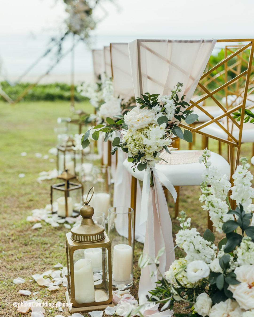 Shabby Chic Place Setting Display Ideas