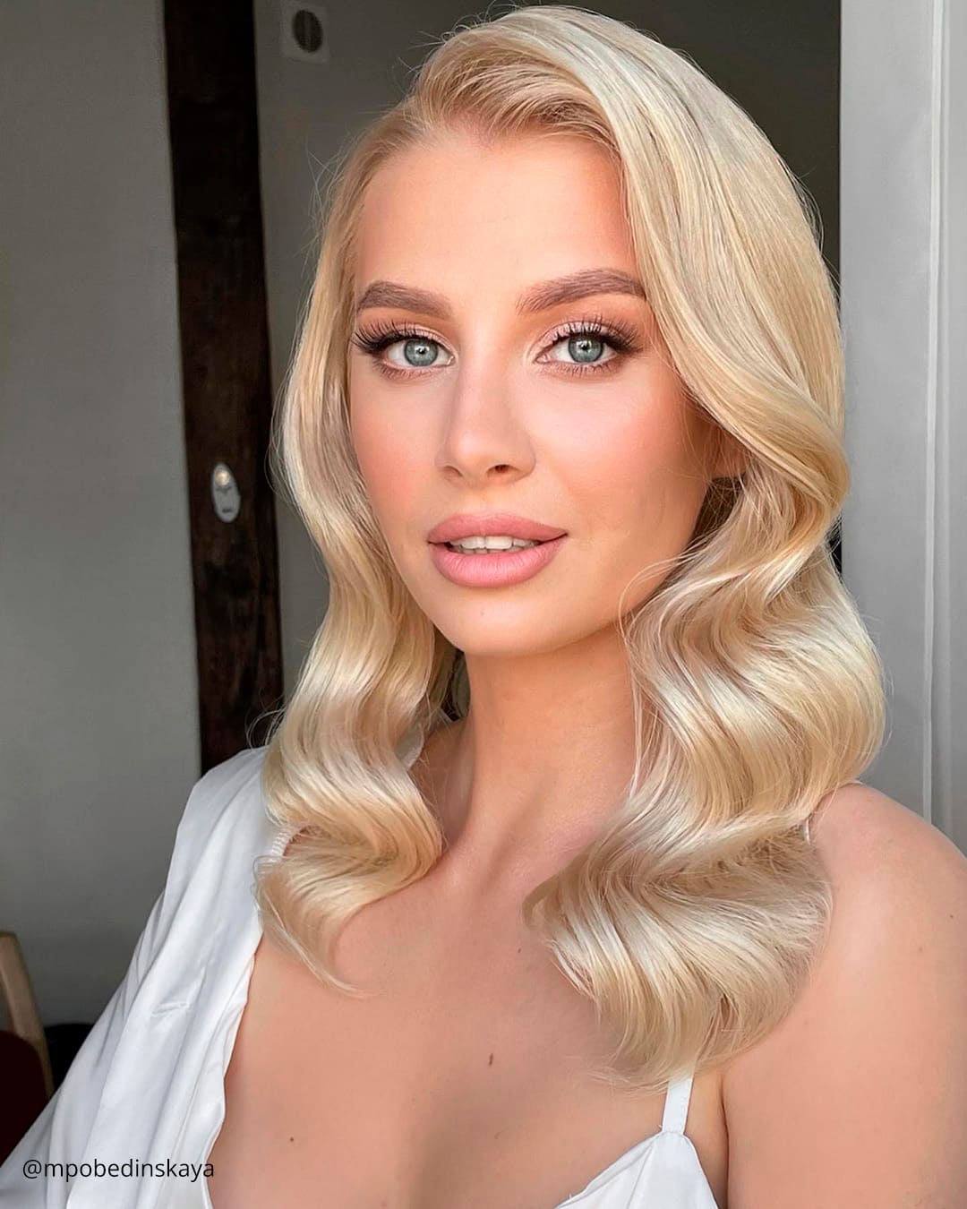 Old Hollywood Waves