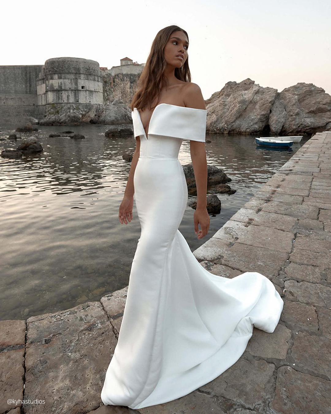 Lace Simple Wedding Dresses