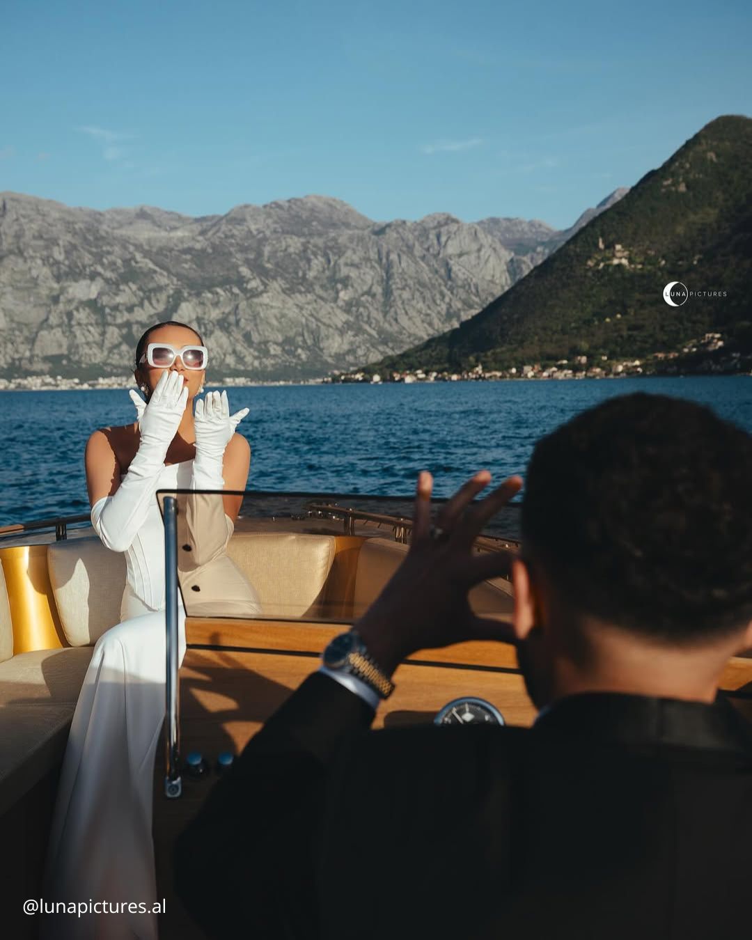 Wedding Photos Ideas in a Garden