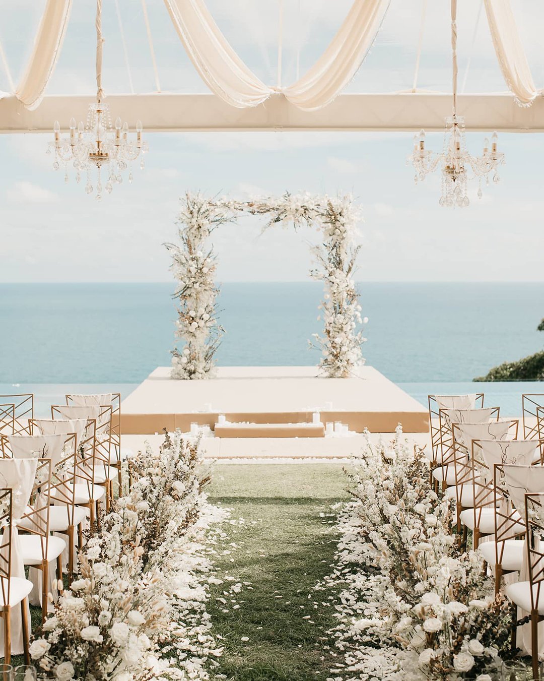 Beach Wedding Ceremony Decor