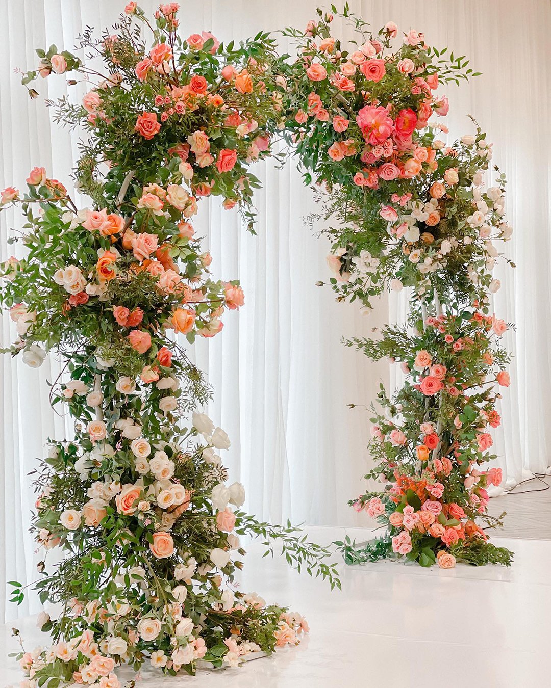 Winter Wedding Ceremony Décor