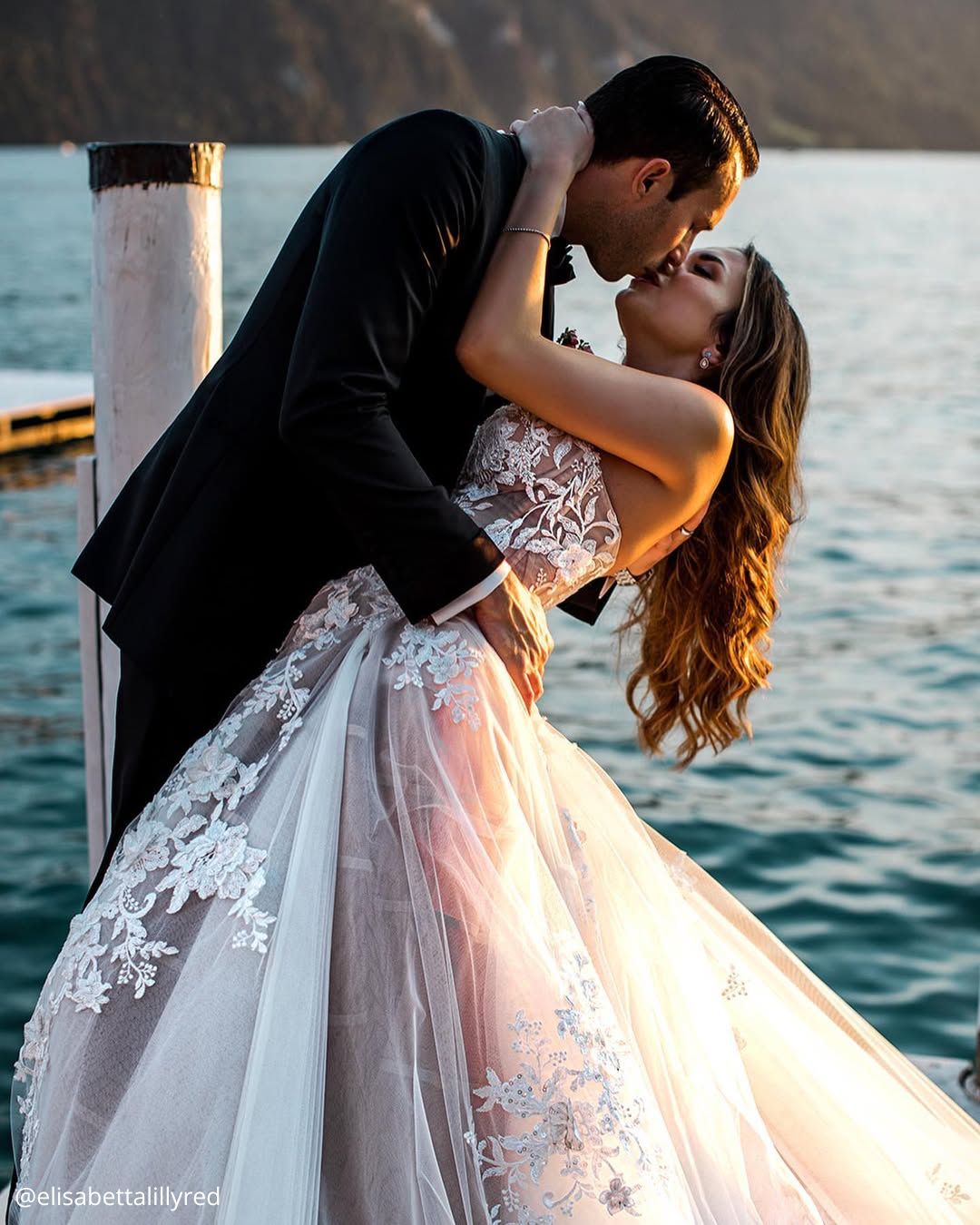 wedding photos wedding traditional dance of the happy brides she blows a kiss elisabettalillyred