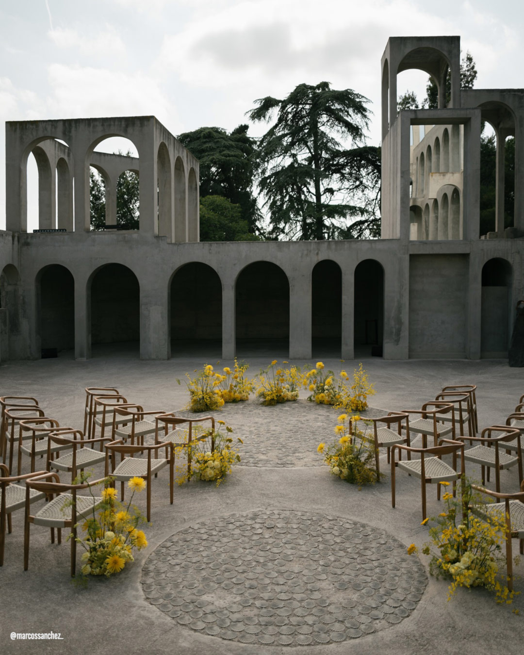 Minimalist Seating Arrangements