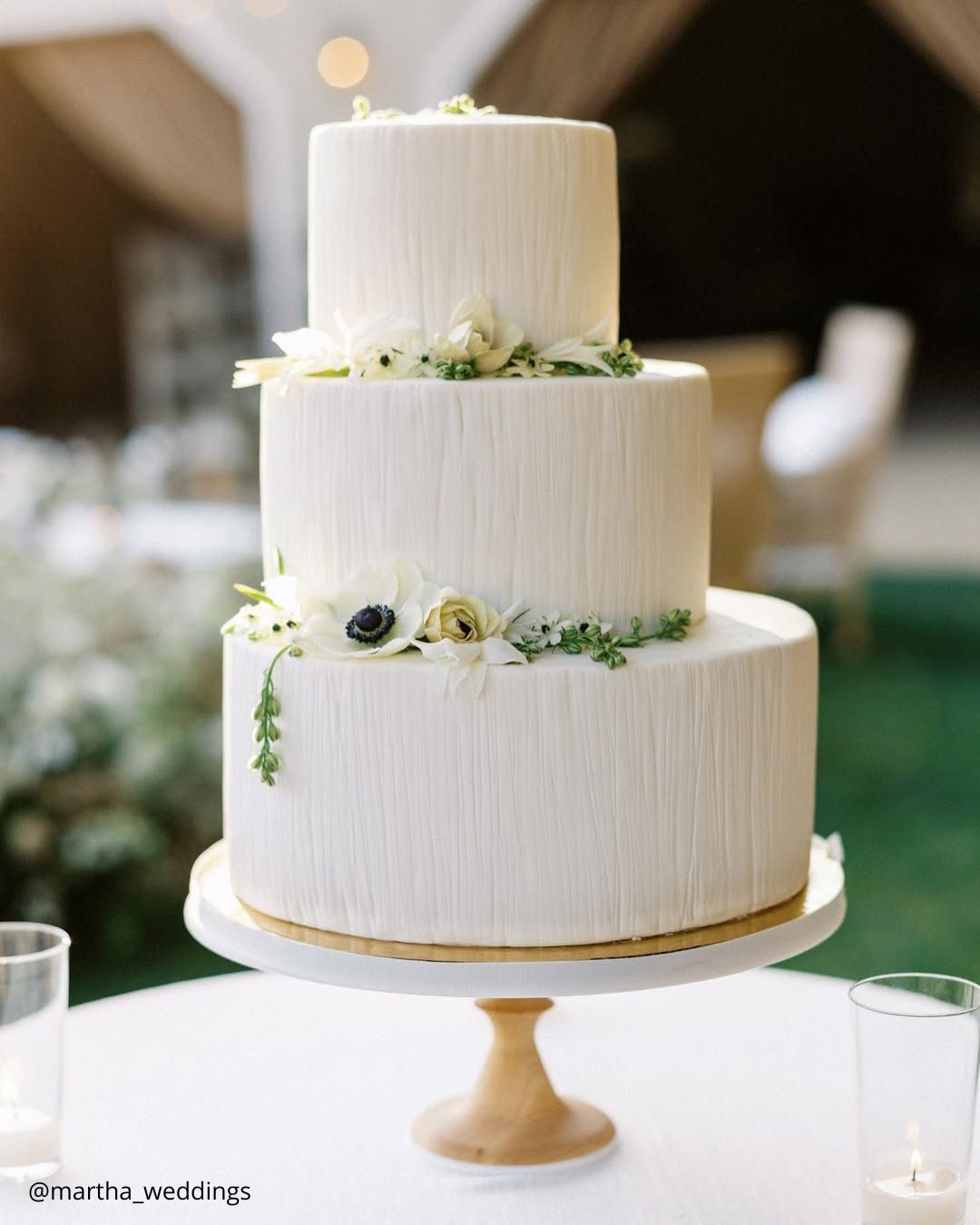 Flowers Decorations For Wedding Cakes