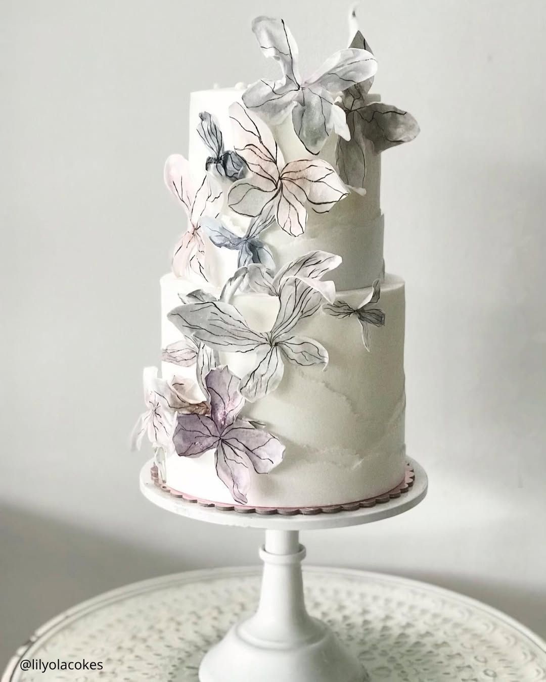 Wedding Cakes With Wild Flowers Accents